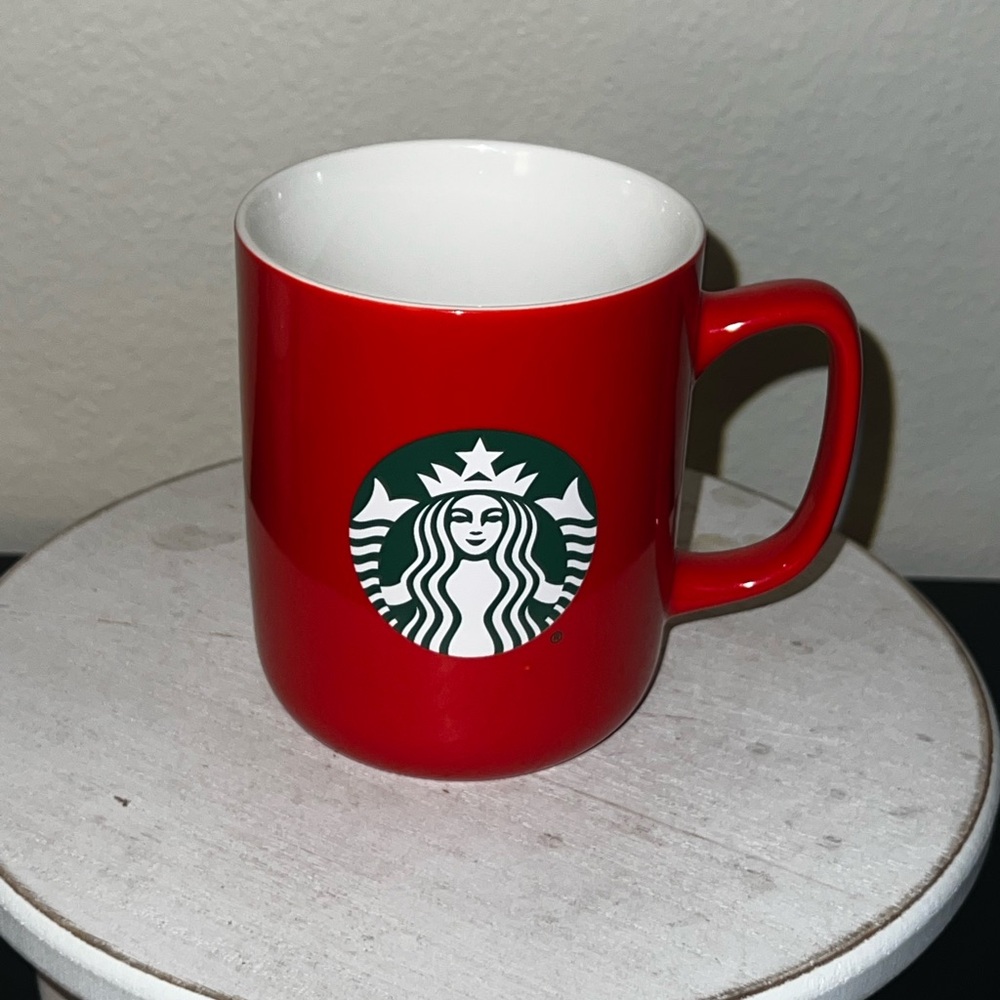 Starbucks 2021 Holiday/Valentines Day Bold Red Ceramic‎ Mug w/Handle 11oz